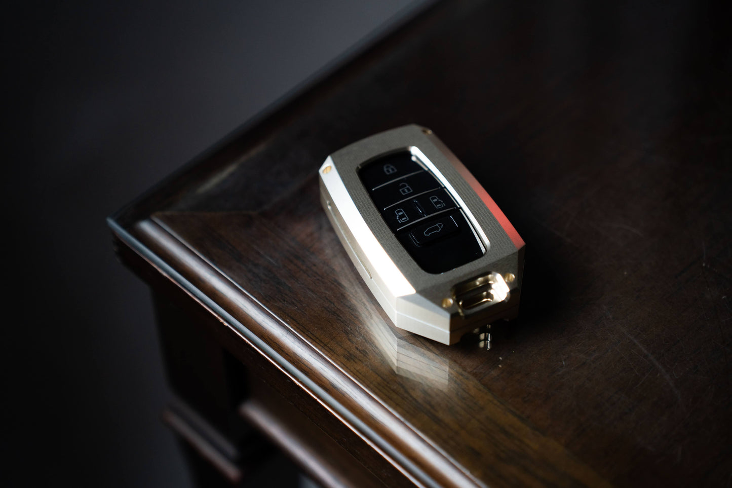 アルミ製キーケース｜金属加工の技術で仕上げた日本製キーケース IBUKI