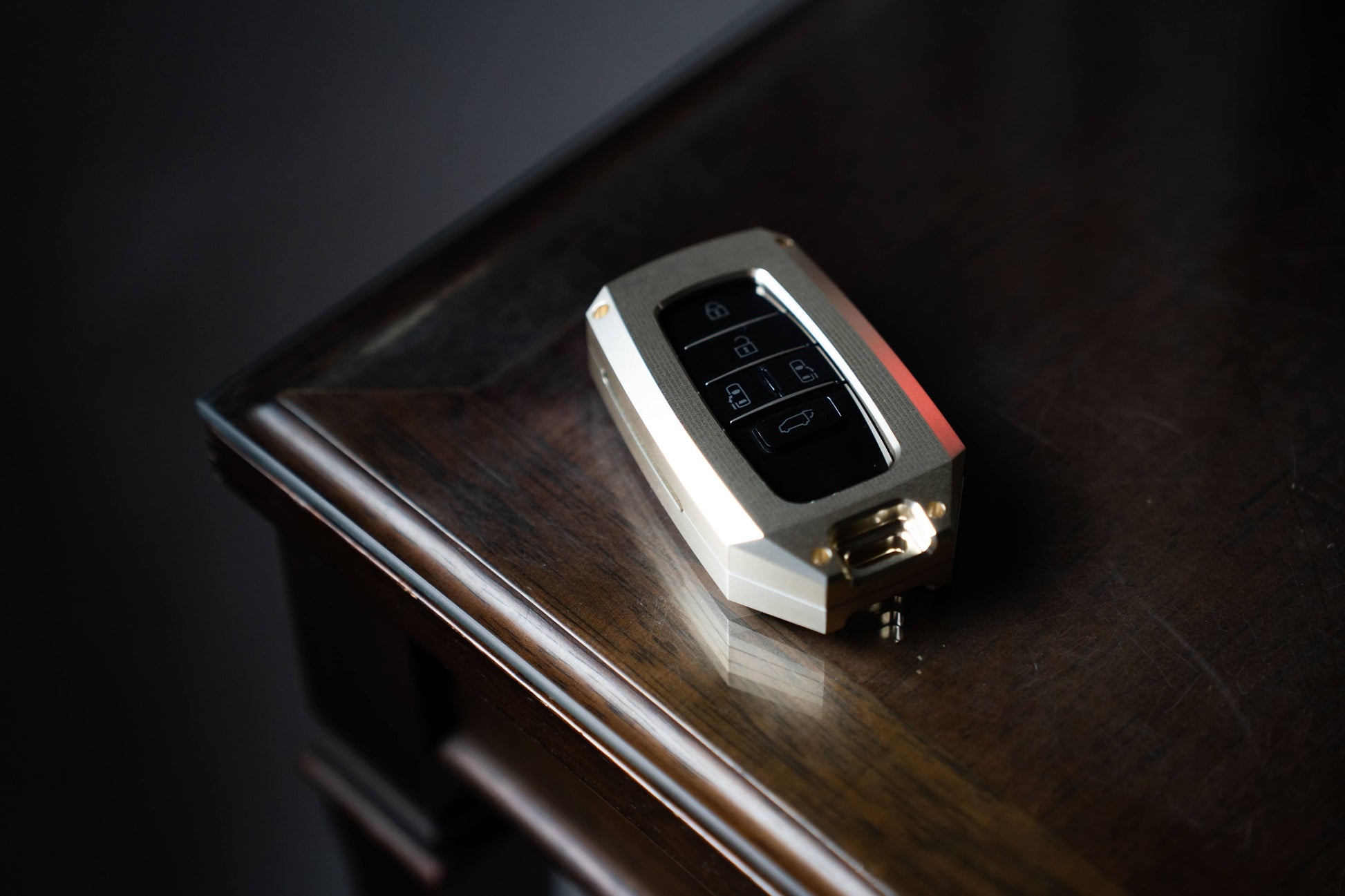 アルミ製キーケース｜金属加工の技術で仕上げた日本製キーケース IBUKI