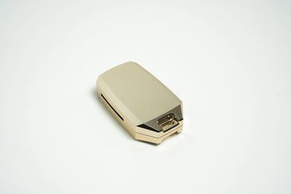 アルミキーケース｜切削加工によるシャープな造形とラグジュアリーなカラー IBUKI