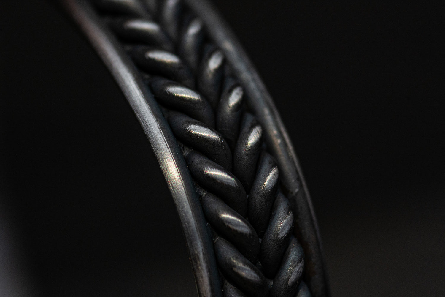 SUS316L  Laurel Bangle-Raw